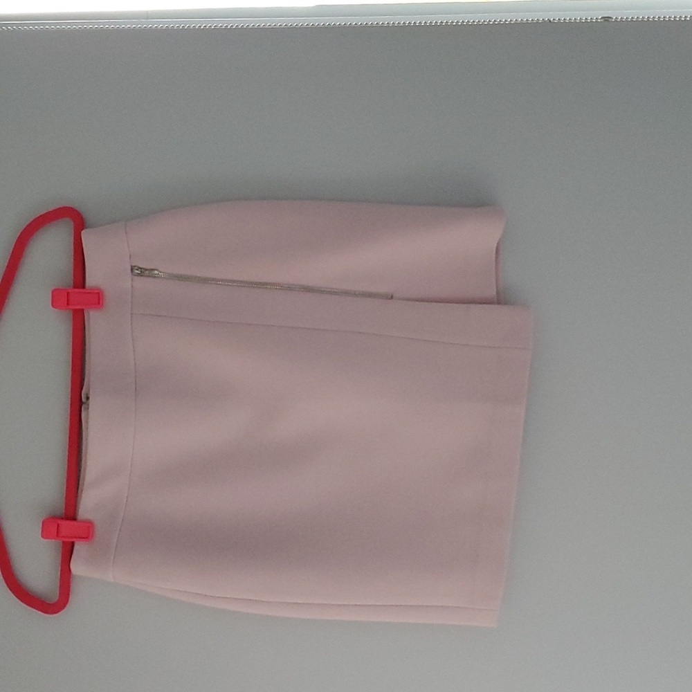 NWOT White House/Black Market pink wool skirt.